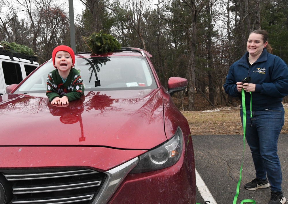 Trees for Troops returns to Fort Drum bringing holiday cheer to Soldiers, families