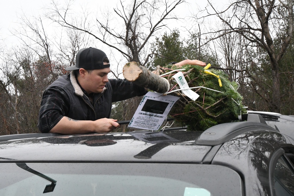 Trees for Troops returns to Fort Drum bringing holiday cheer to Soldiers, families