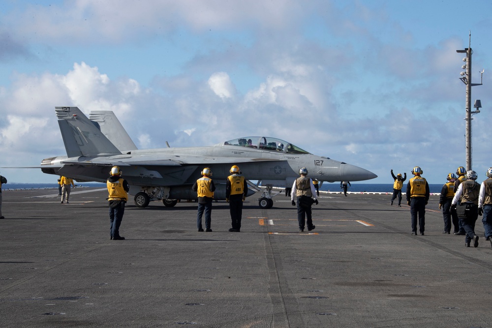 Abraham Lincoln conducts flight operations