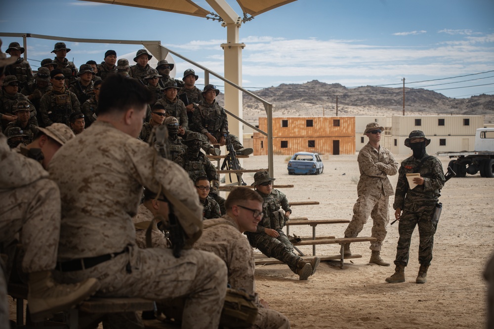 U.S. Marines and Republic of Korea Marines conduct a series of close-quarter battle trainingduring Service Level Training Exercise 5-23