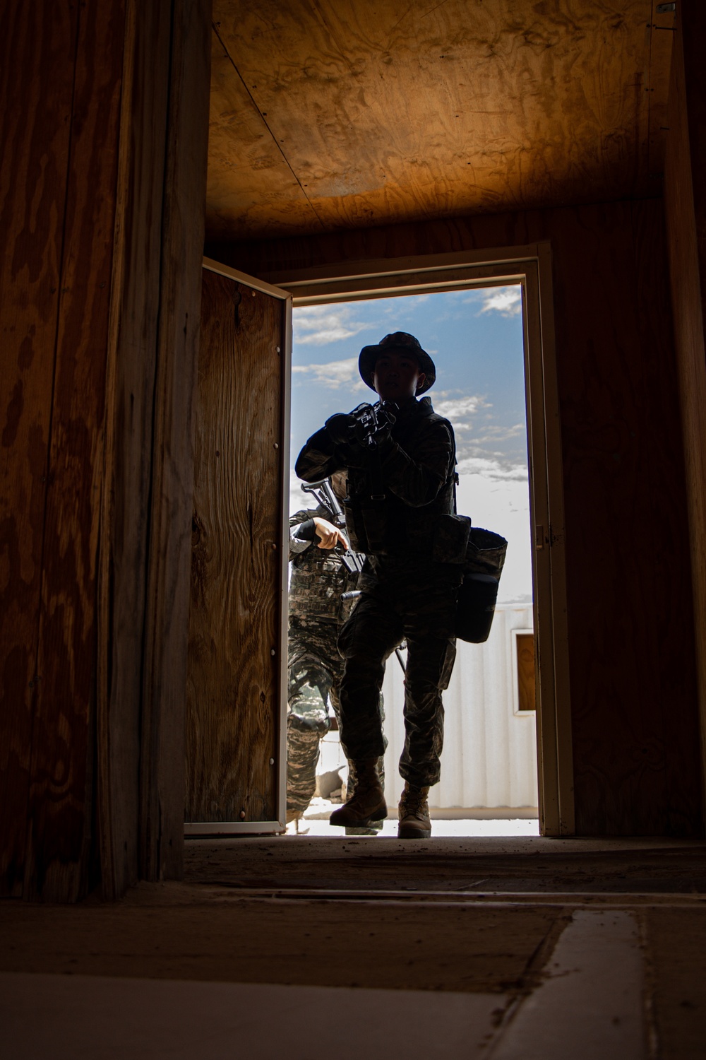 U.S. Marines and Republic of Korea Marines conduct a series of close-quarter battle trainingduring Service Level Training Exercise 5-23