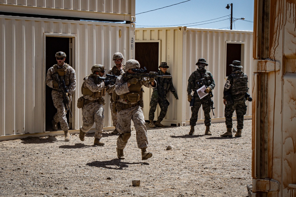 U.S. Marines and Republic of Korea Marines conduct a series of close-quarter battle trainingduring Service Level Training Exercise 5-23