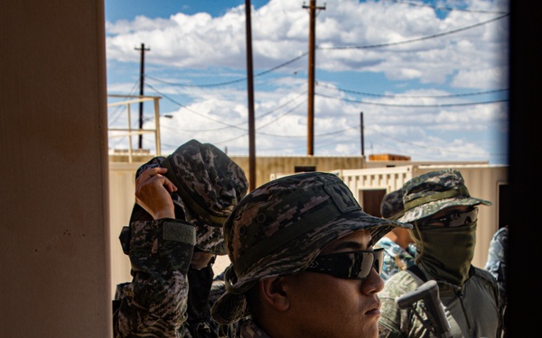 U.S. Marines and Republic of Korea Marines conduct a series of close-quarter battle trainingduring Service Level Training Exercise 5-23