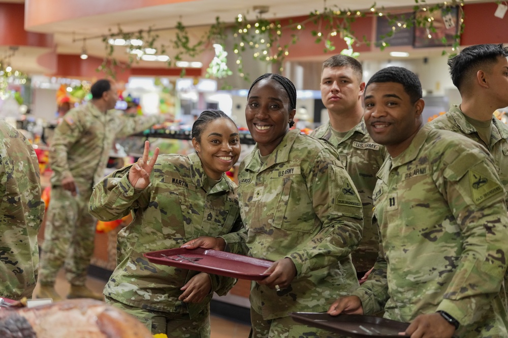 1st Armored Division Celebrates Thanksgiving