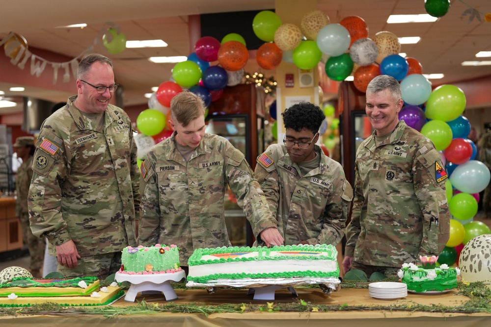 1st Armored Division Celebrates Thanksgiving