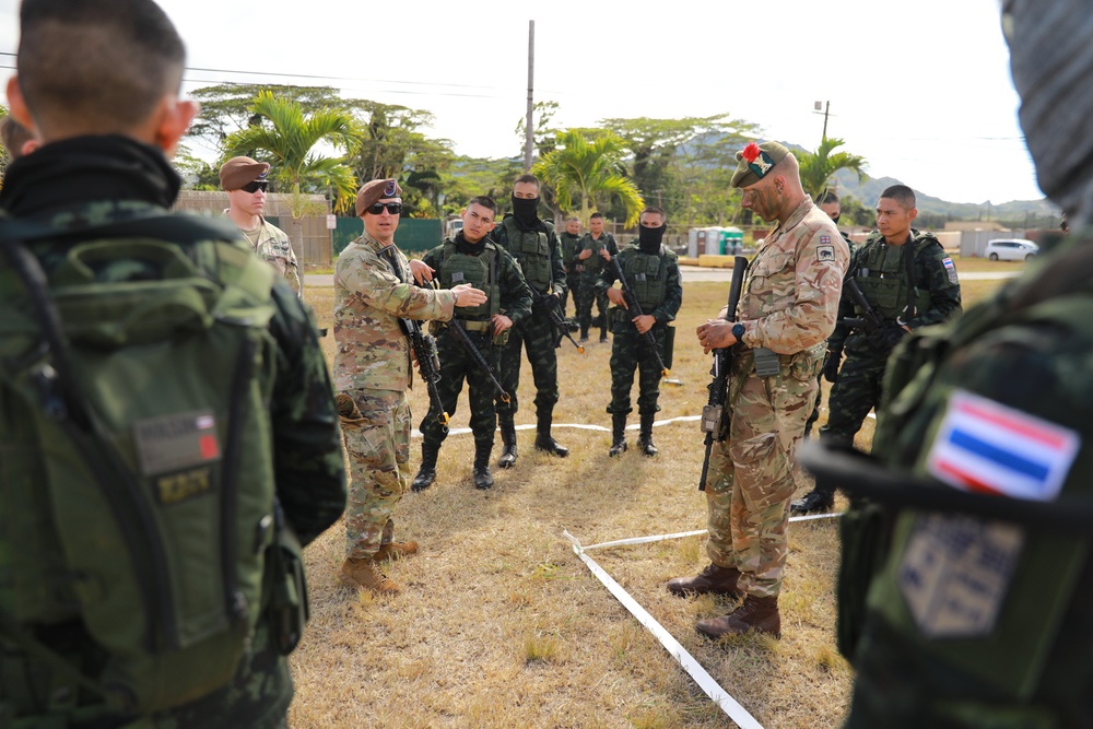 5th SFAB and 3SCOTS Train in Glass Houses with RTA