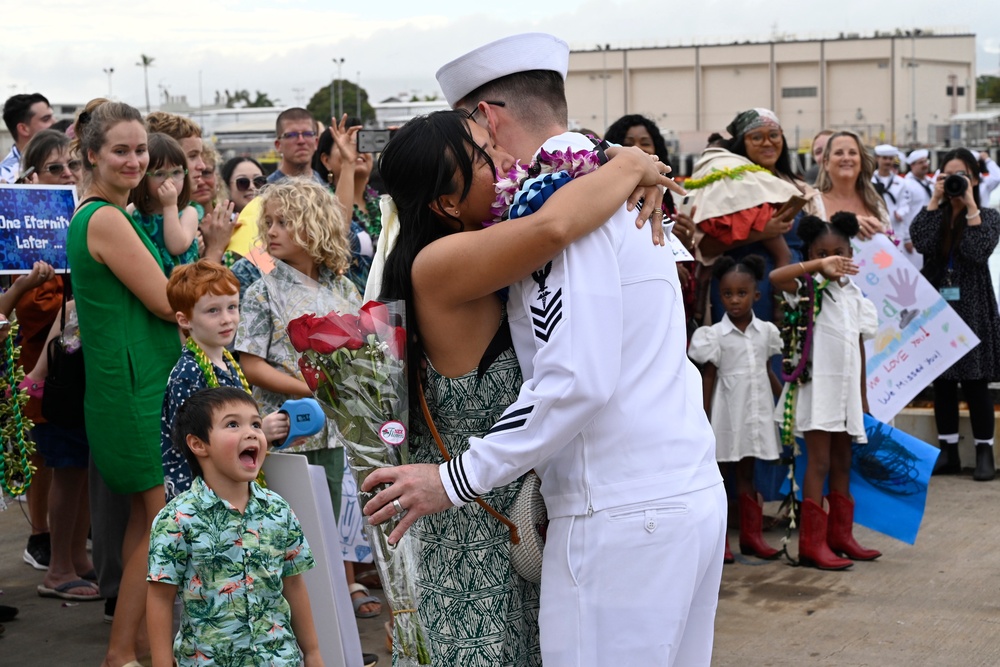 USS Topeka returns from deployment