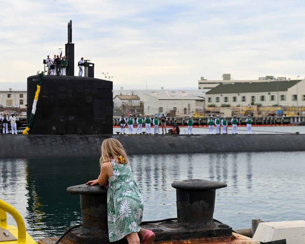 USS Topeka returns from deployment