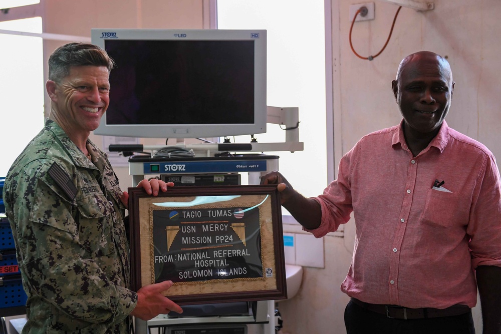 Pacific Partnership 2024-1: Laparoscopy donation