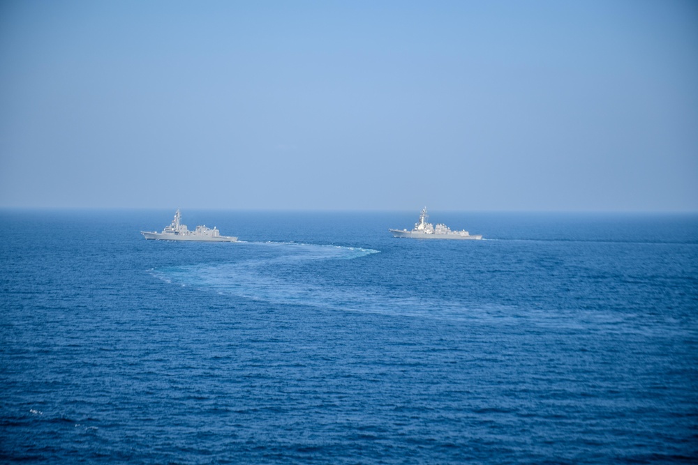 USS Mason (DDG 87) Participates in PASSEX