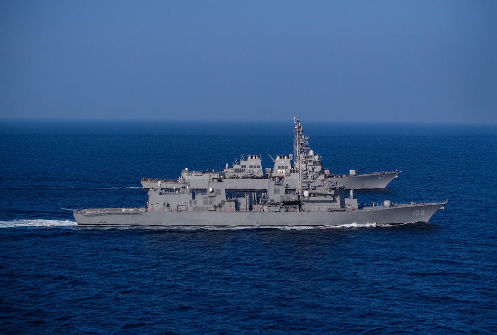 USS Mason (DDG 87) Participates in PASSEX