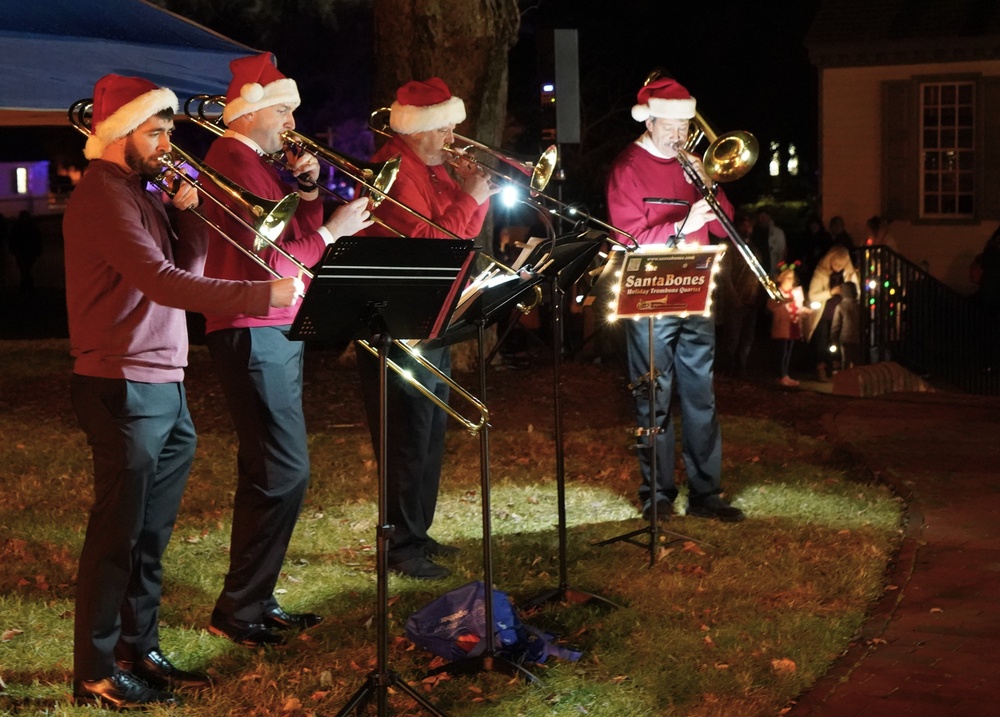 Annual Yorktown Christmas tree lighting event