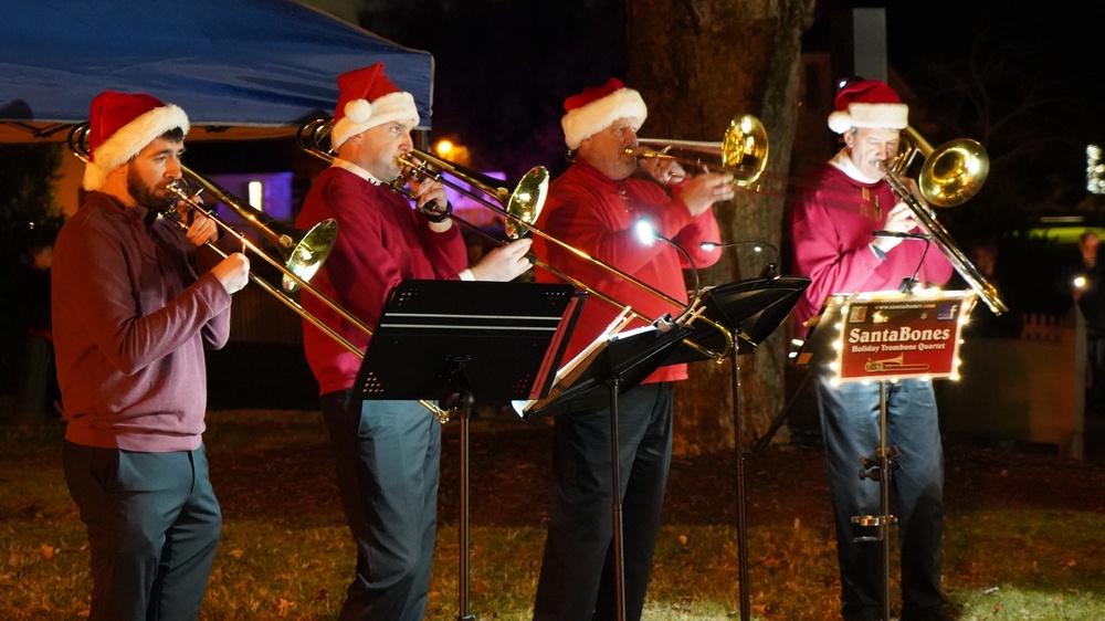 NWS Yorktown participates in annual Christmas tree lighting event