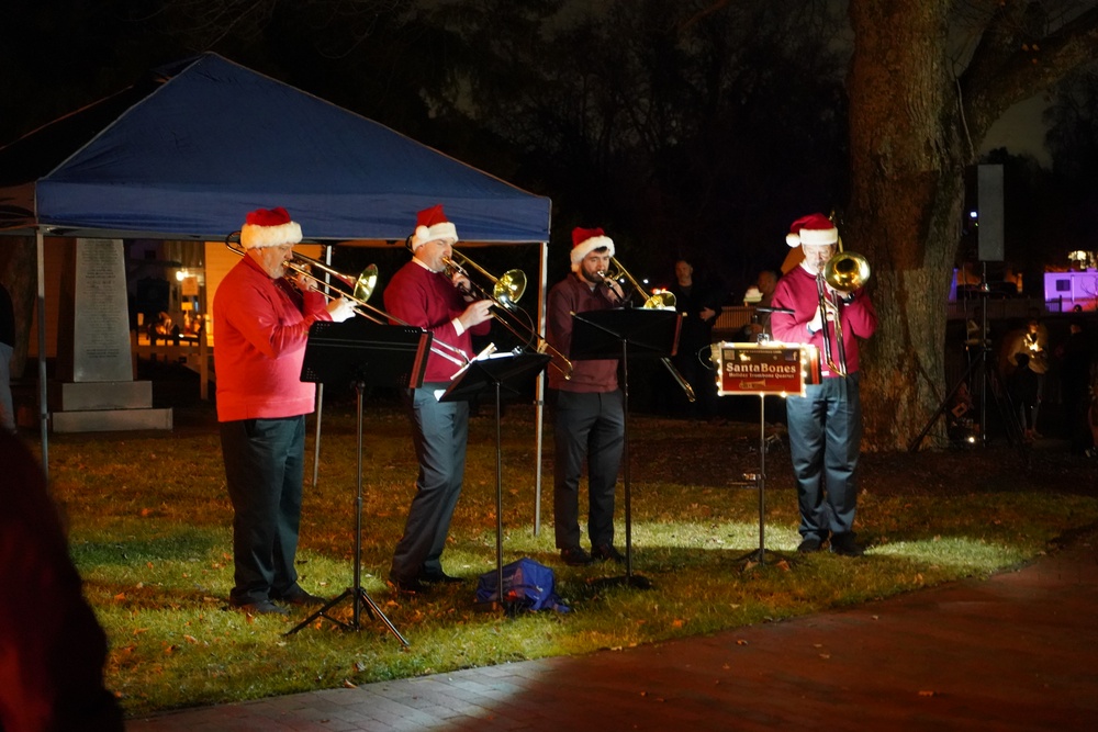 Annual Yorktown Christmas tree lighting event