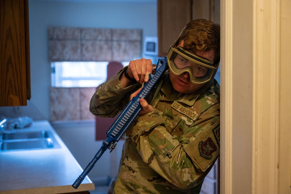 934th Security Forces Squadron building clearing exercise