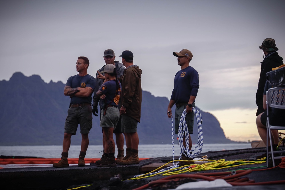 Experts Position Salvage Roller Bags During Salvage Preparation of U.S. Navy P-8A Poseidon in Kaneohe Bay