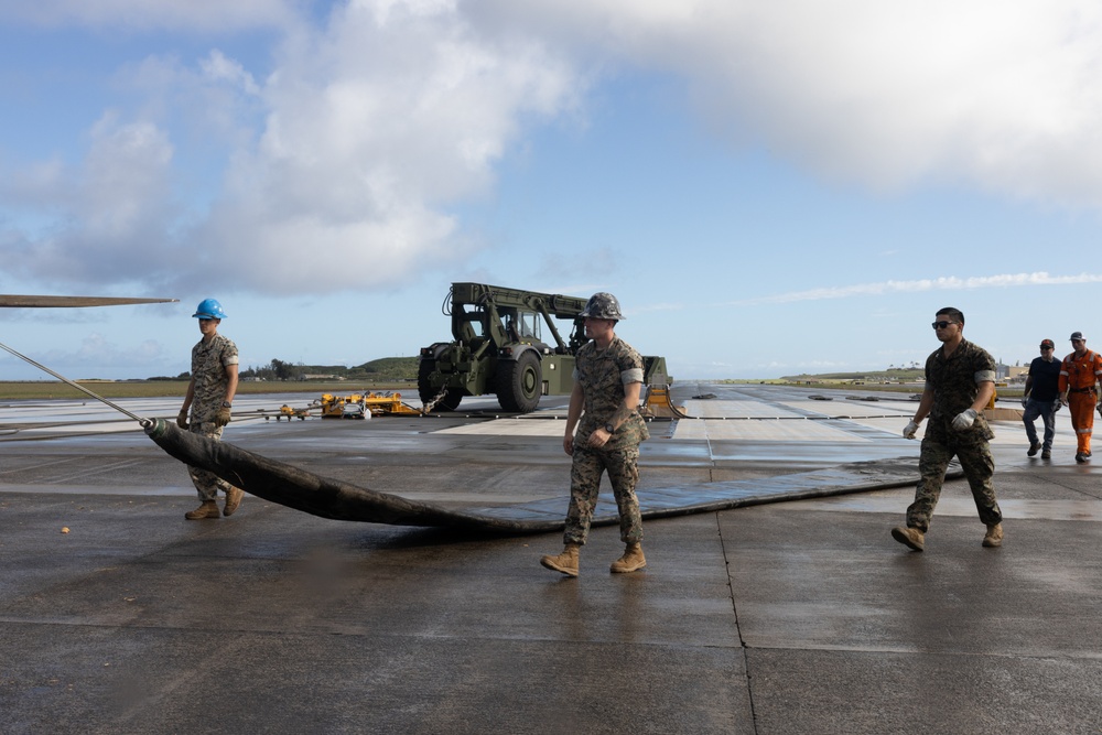 U.S. Navy P-8A Poseidon is Positioned for Extraction from Kaneohe Bay.