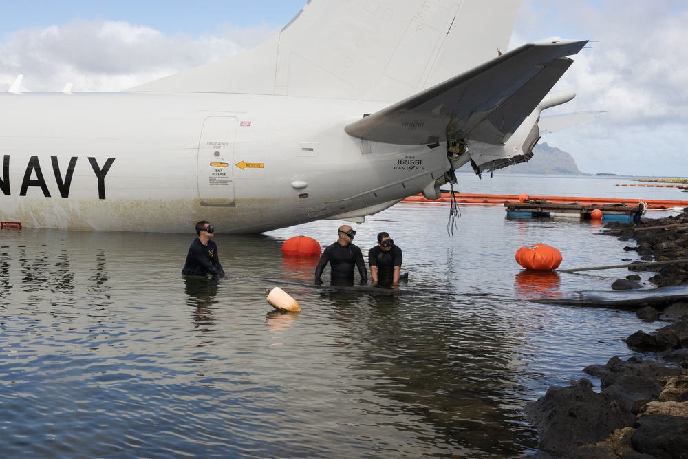 U.S. Navy P-8A Poseidon is Positioned for Extraction from Kaneohe Bay.