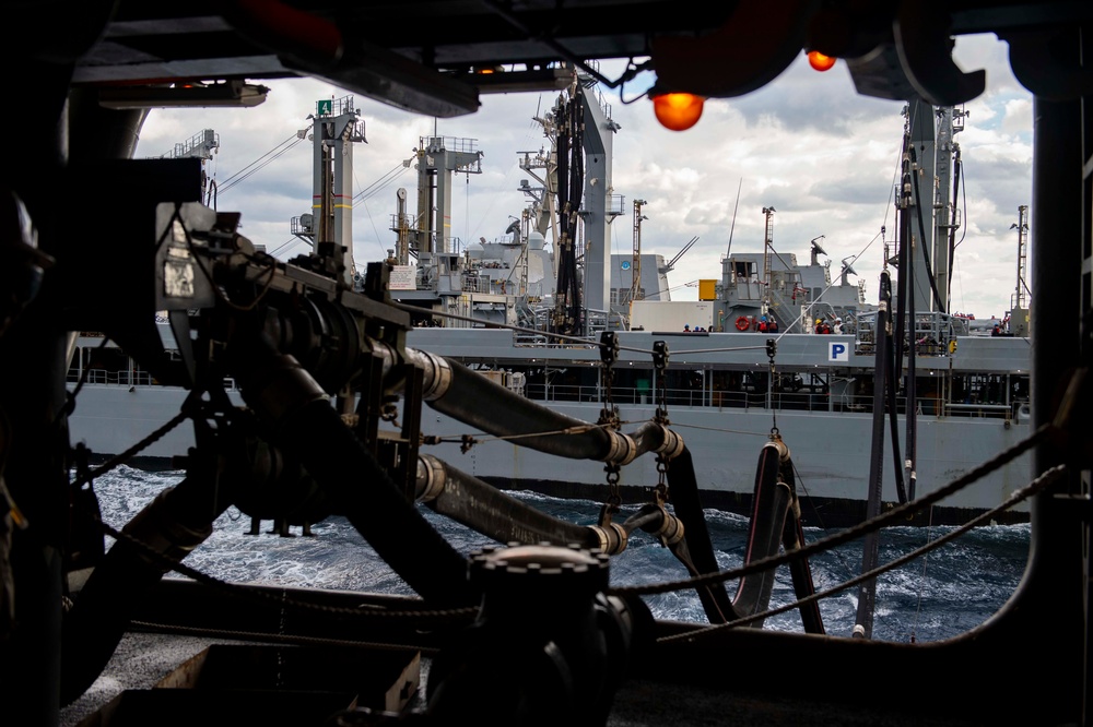 USS Carl Vinson (CVN 70) Conducts Fueling-At-Sea with USNS Yukon (T-AO-202), USS Kidd (DDG 100)