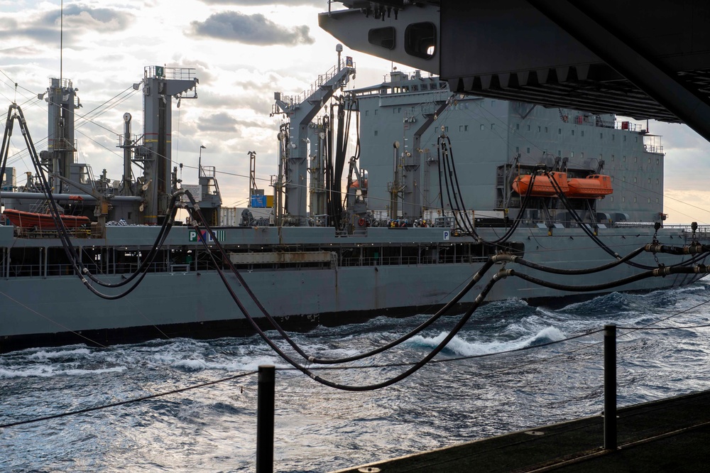 USS Carl Vinson (CVN 70) Conducts  Fueling-At-Sea With USNS Yukon (T-AO-202), USS Kidd (DDG 100)