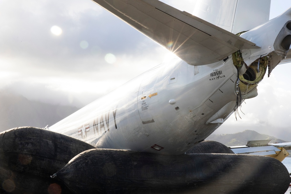 Experts Work to Extract U.S. Navy P-8A Poseidon From Kaneohe Bay