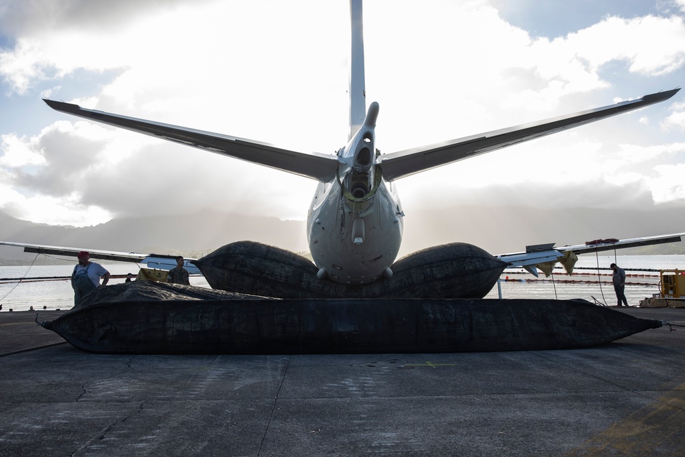 Experts Work to Extract U.S. Navy P-8A Poseidon From Kaneohe Bay