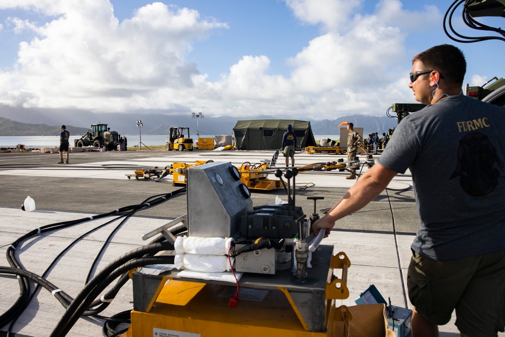 Experts Work to Extract U.S. Navy P-8A Poseidon From Kaneohe Bay