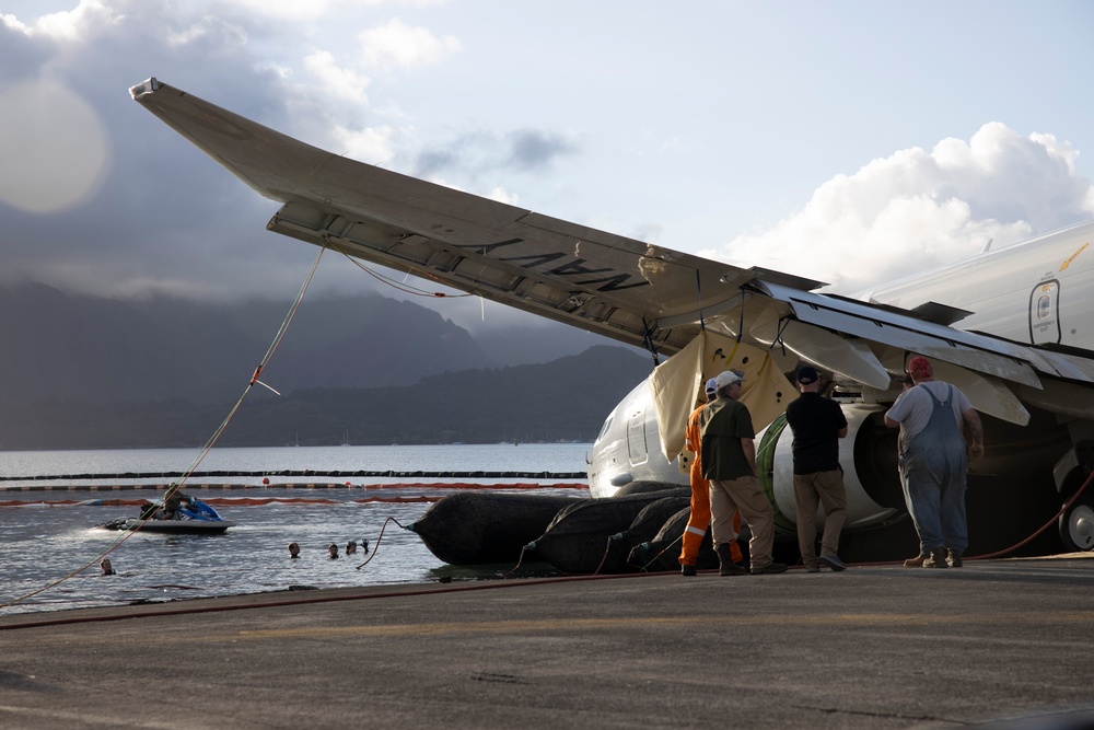 Experts Work to Extract U.S. Navy P-8A Poseidon From Kaneohe Bay