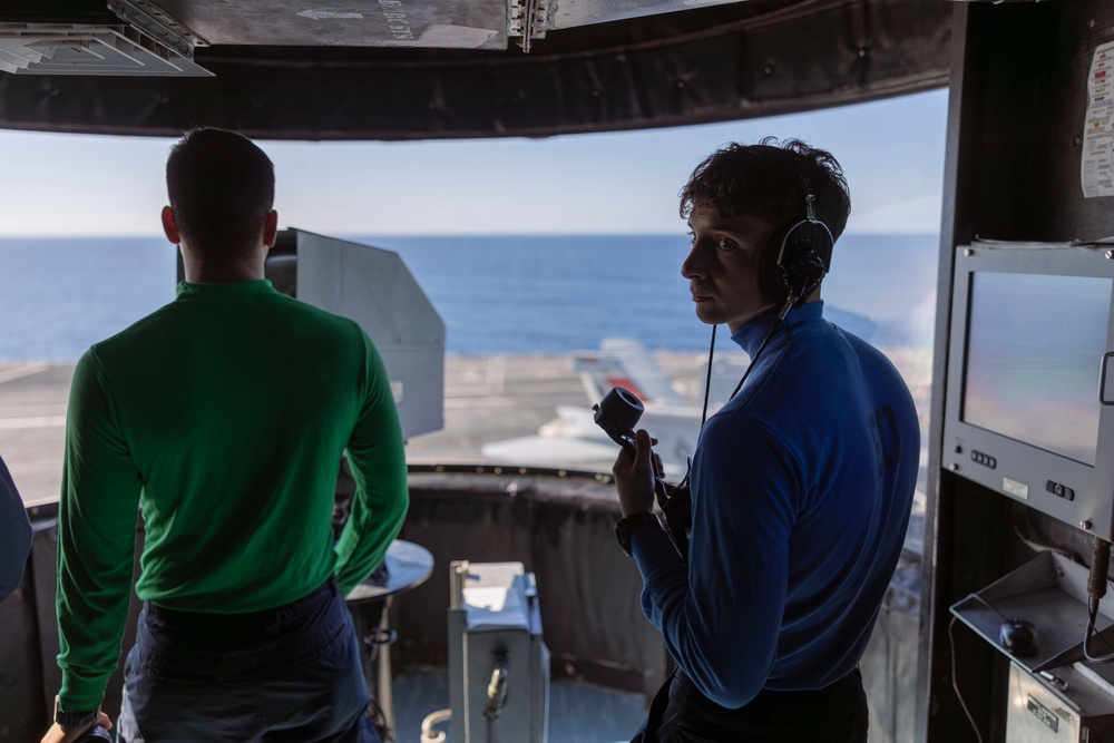 Abraham Lincoln conducts flight operations