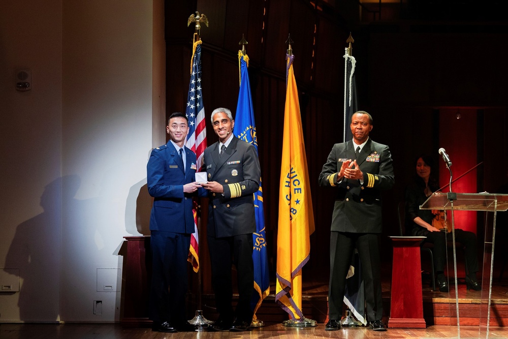 Florida Guardsman receives U.S. Surgeon General’s highest civilian honor