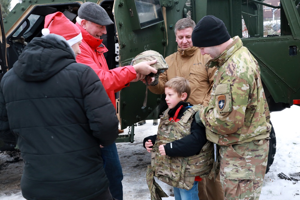 2-69 Armored Regiment Soldiers help local Polish town celebrate holiday event