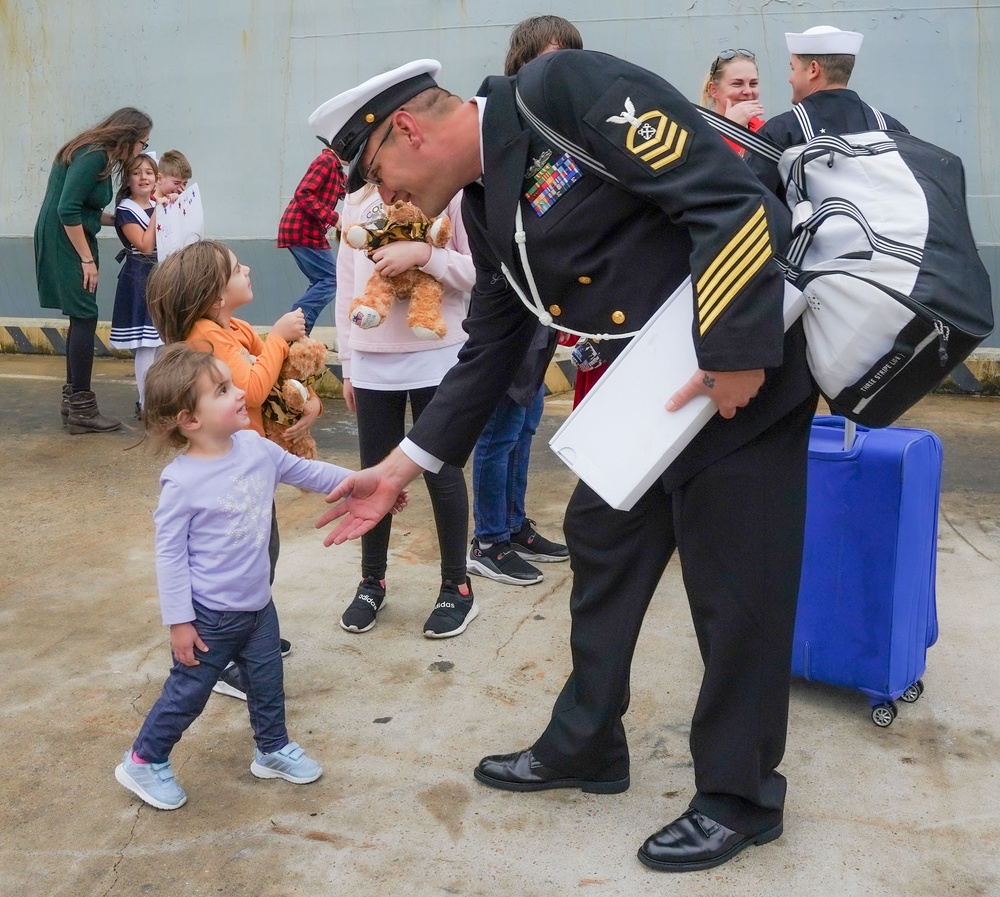 USS Ramage Returns to Homeport Following 6th Fleet Deployment