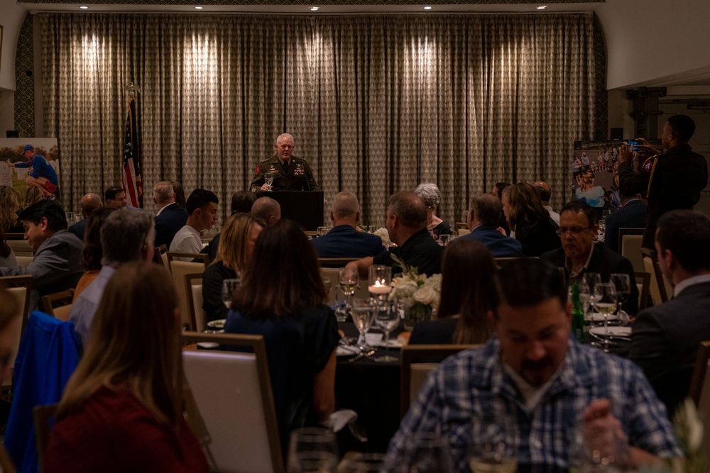 Army North CG speaks at the Gold Star Race Program Dinner