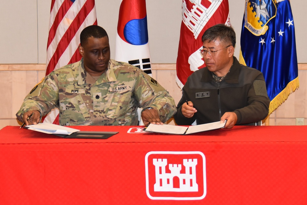 Army and Korean engineers sign final construction project to the US government in move to Pyeongtaek