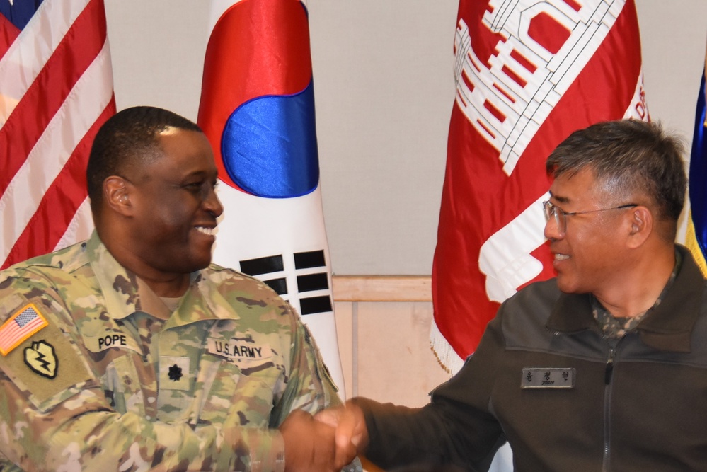 Army and Korean engineers sign final construction project to the US government in move to Pyeongtaek