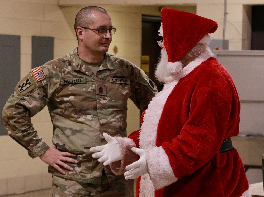 Family and Fun: Illinois Army National Guard's Joint Force Headquarters Celebrates the Holidays