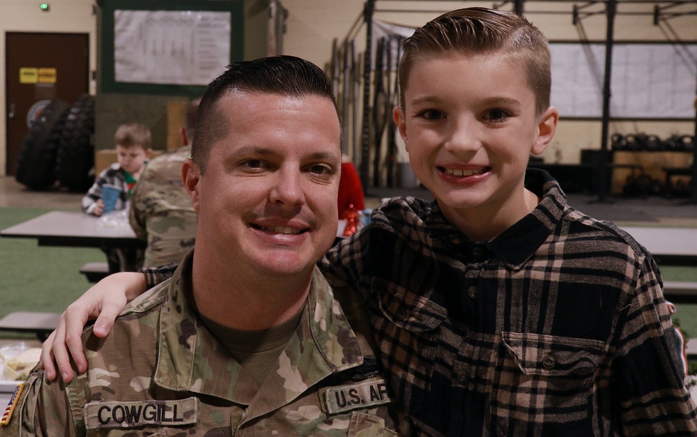 Family and Fun: Illinois Army National Guard's Joint Force Headquarters Celebrates the Holidays