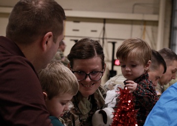 Family and Fun: Illinois Army National Guard's Joint Force Headquarters Celebrates the Holidays