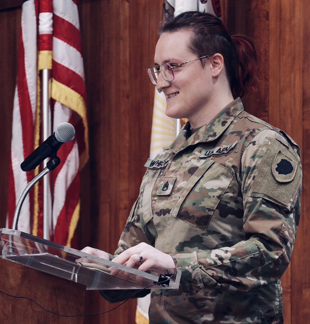 Illinois National Guard Soldier Honored for More Than a Decade of Service