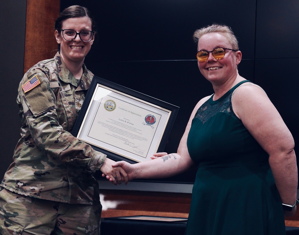 Illinois National Guard Soldier Honored for More Than a Decade of Service