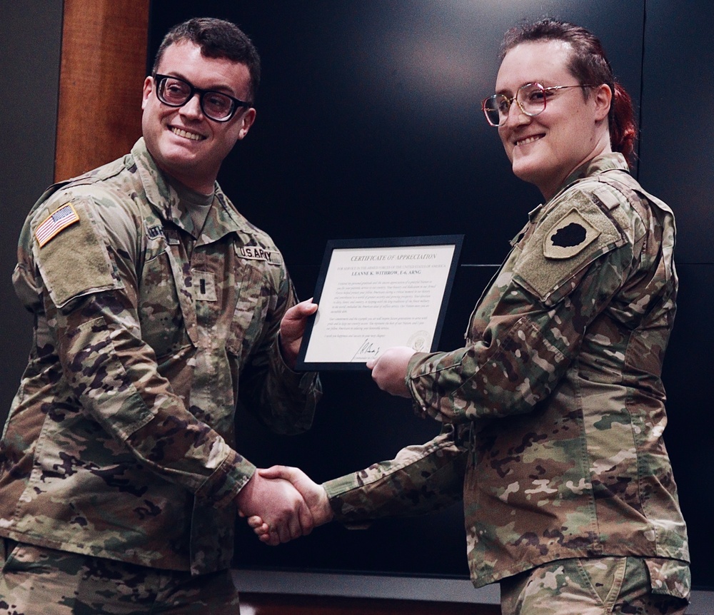 Illinois National Guard Soldier Honored for More Than a Decade of Service