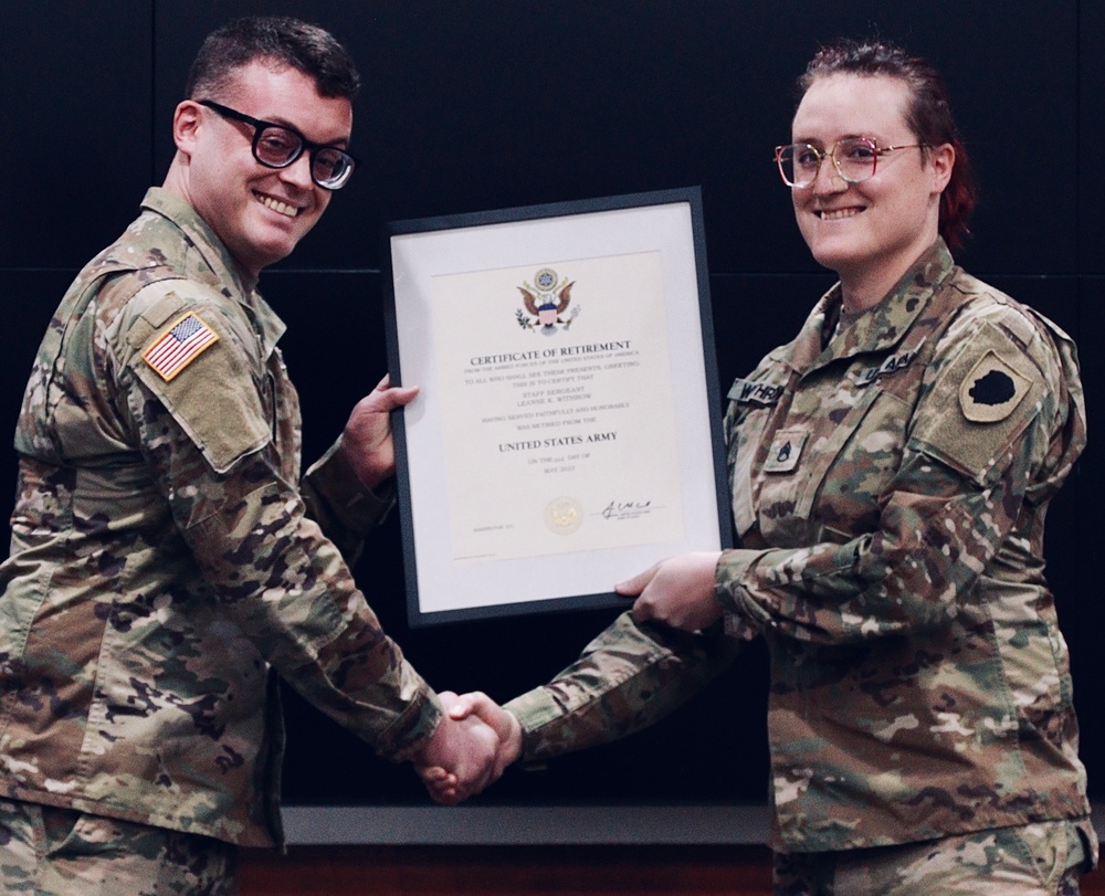 Illinois National Guard Soldier Honored for More Than a Decade of Service