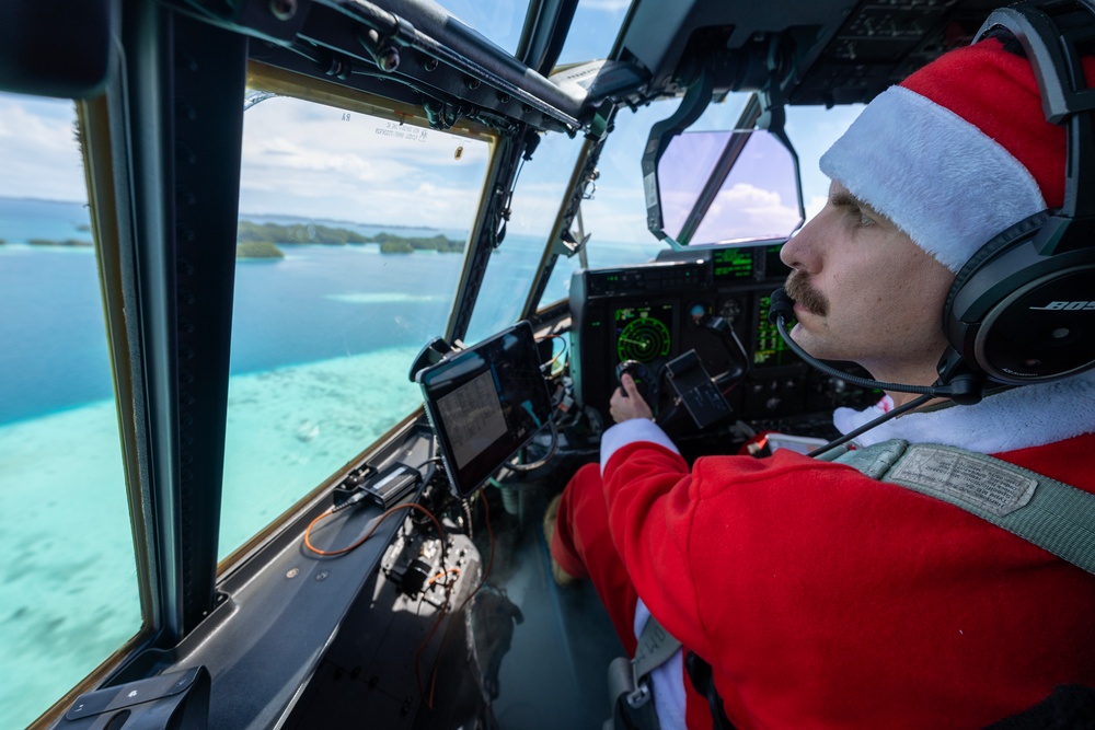 Santa 36: 36th EAS delivers LCLA humanitarian bundles to Palau