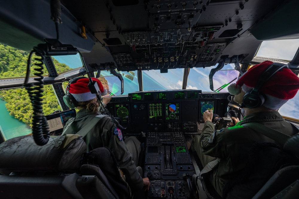 Santa 36: 36th EAS delivers LCLA humanitarian bundles to Palau