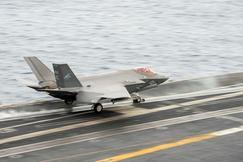 USS Carl Vinson (CVN 70) Conducts Flight Operations