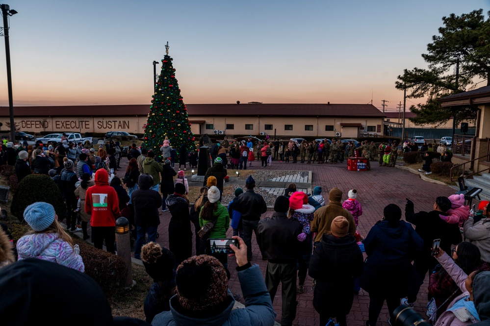 Twinkling traditions: Osan hosts tree lighting ceremony