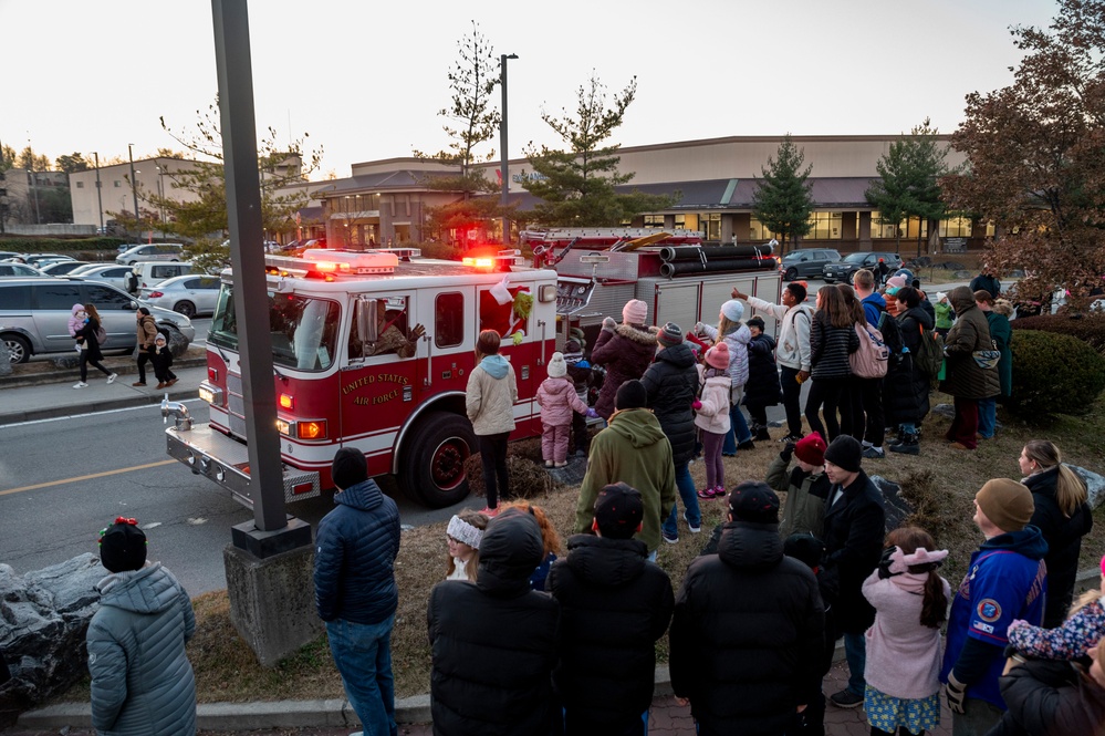 Twinkling traditions: Osan hosts tree lighting ceremony