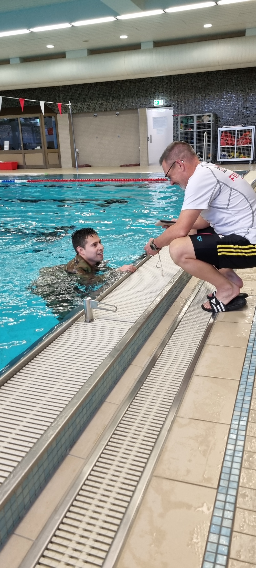 Wiesbaden Soldiers overcome hurdles, earn German Armed Forces Proficiency Badge