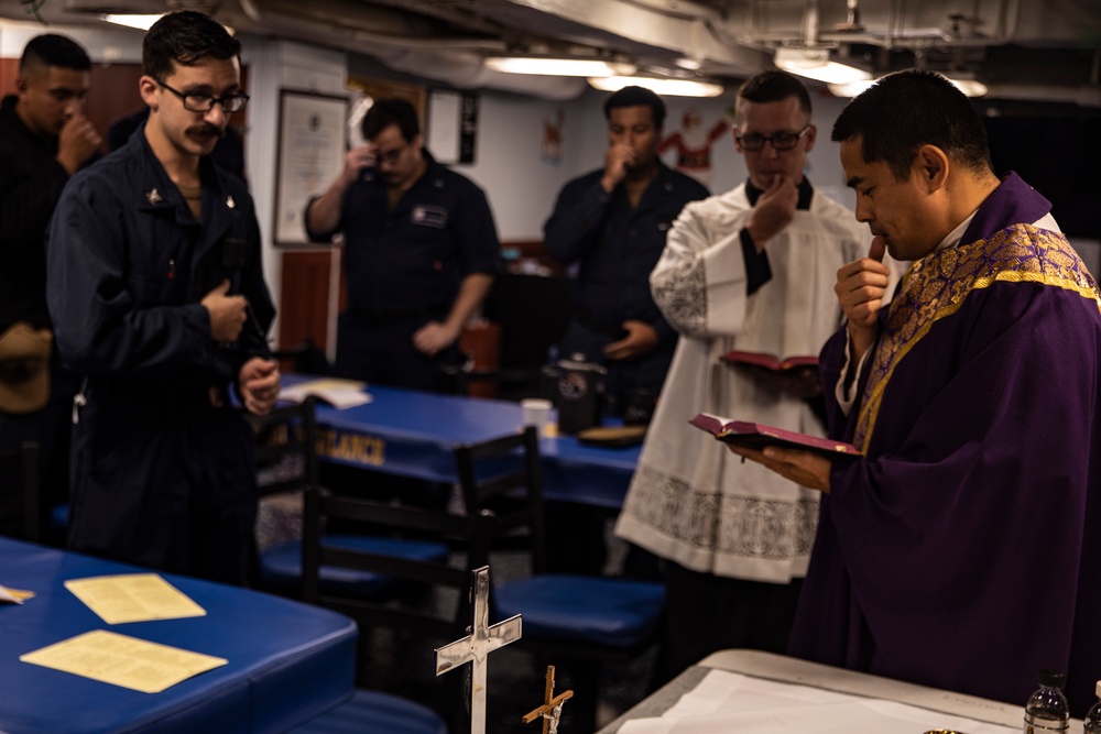 USS Philippine Sea (CG 58) Hosts IKE Chaplain