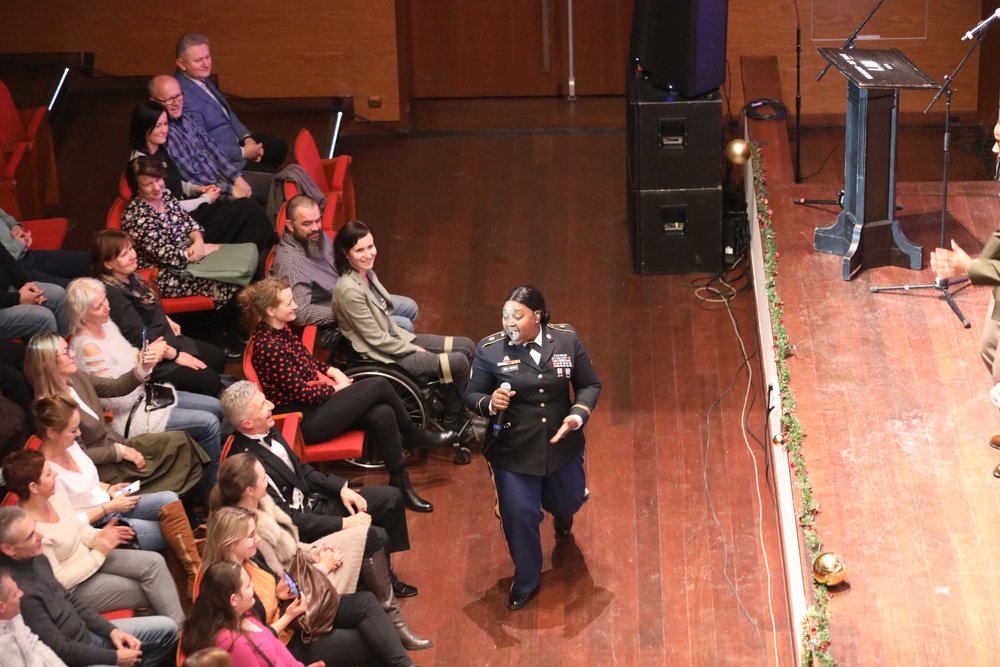 Polish AF Band,  USAREUR - AF Band &amp; Chorus and 3rd ID Band play Christmas concert for Poznan